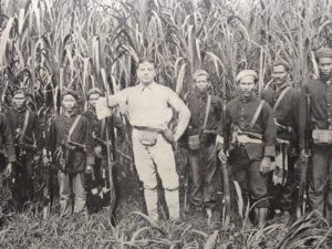 Westenenk met prajurits ca 1895